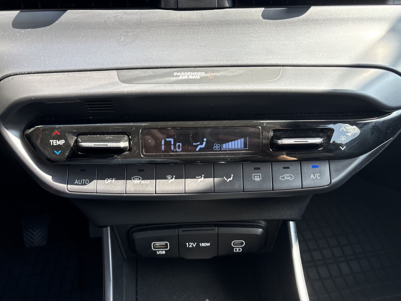 Hyundai i20 - zdjęcie 11