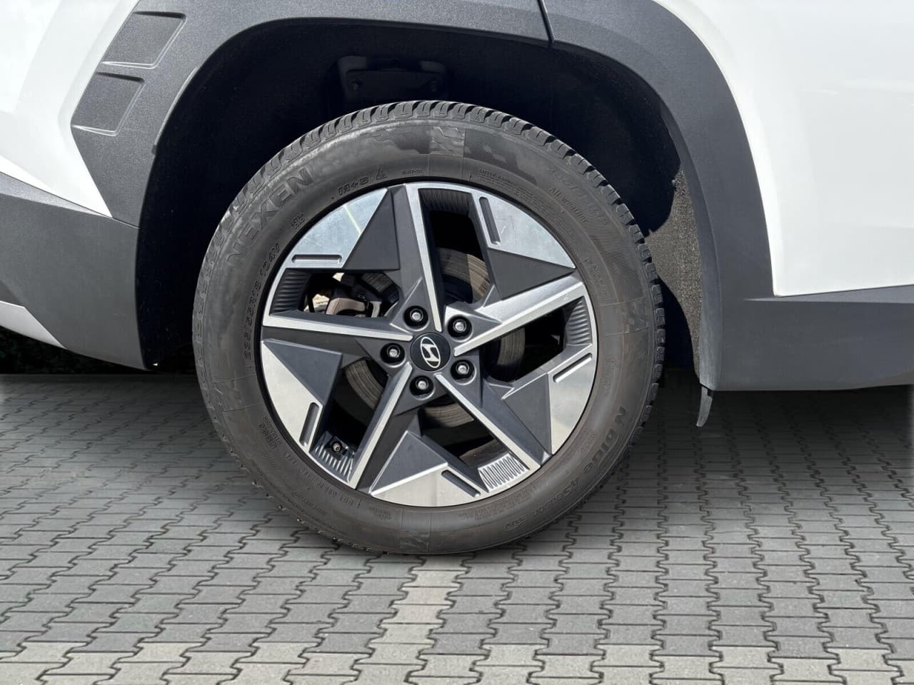 Hyundai Tucson - zdjęcie 17