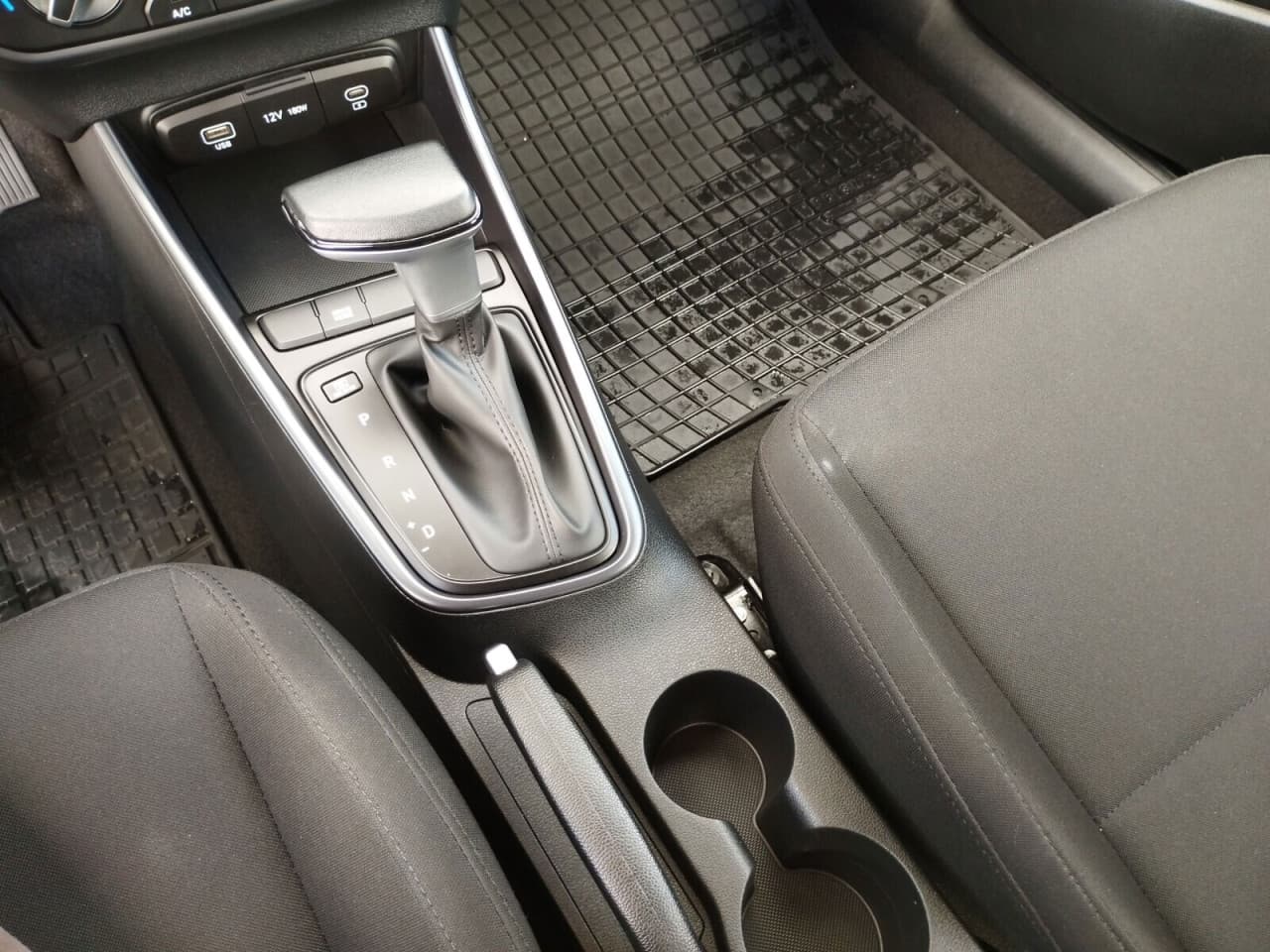 Hyundai i20 - zdjęcie 8